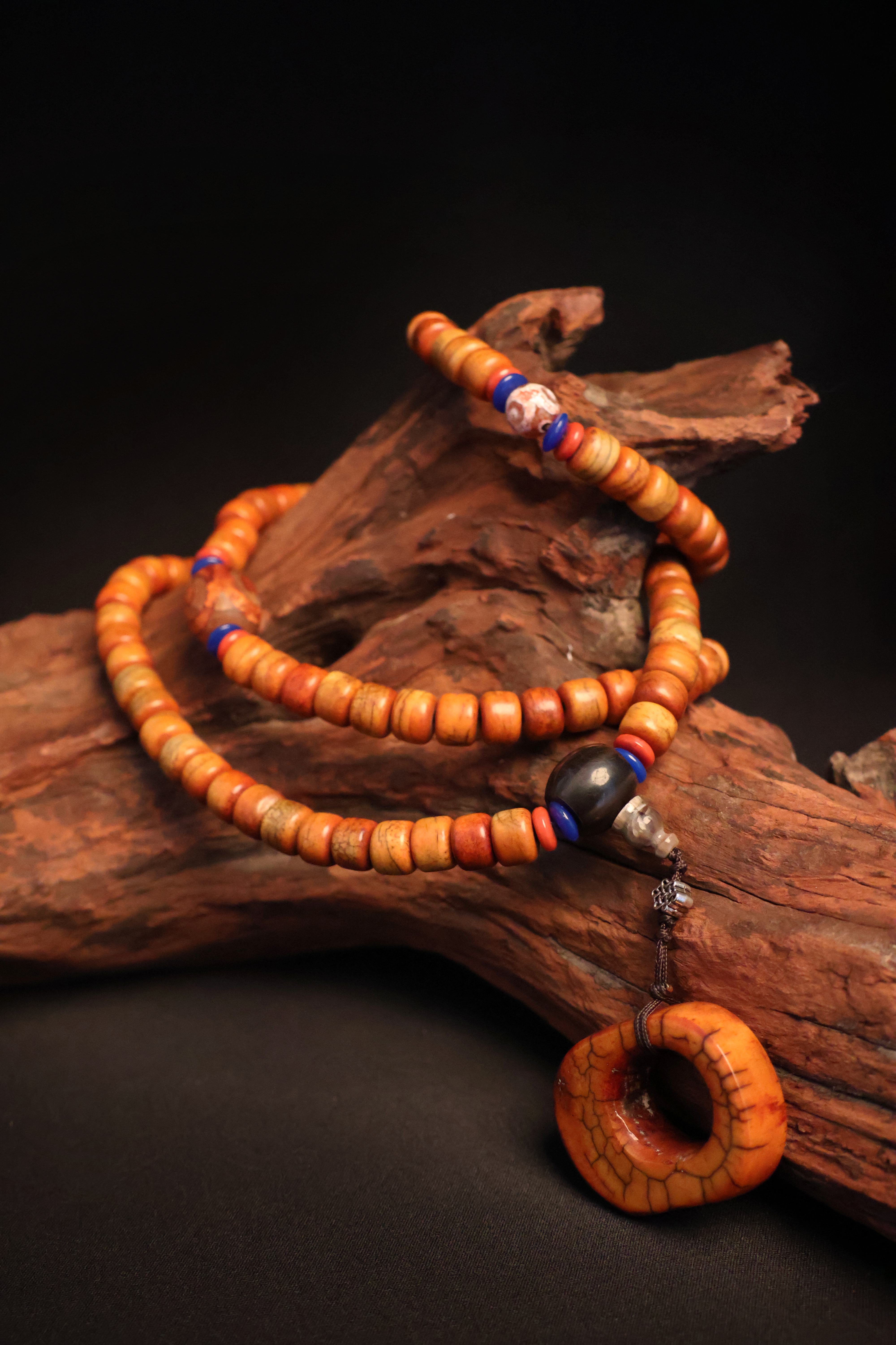 Tibetan Prosperity Yak Bone 108 Beads Necklace (Yak Bone Ring Pendant)