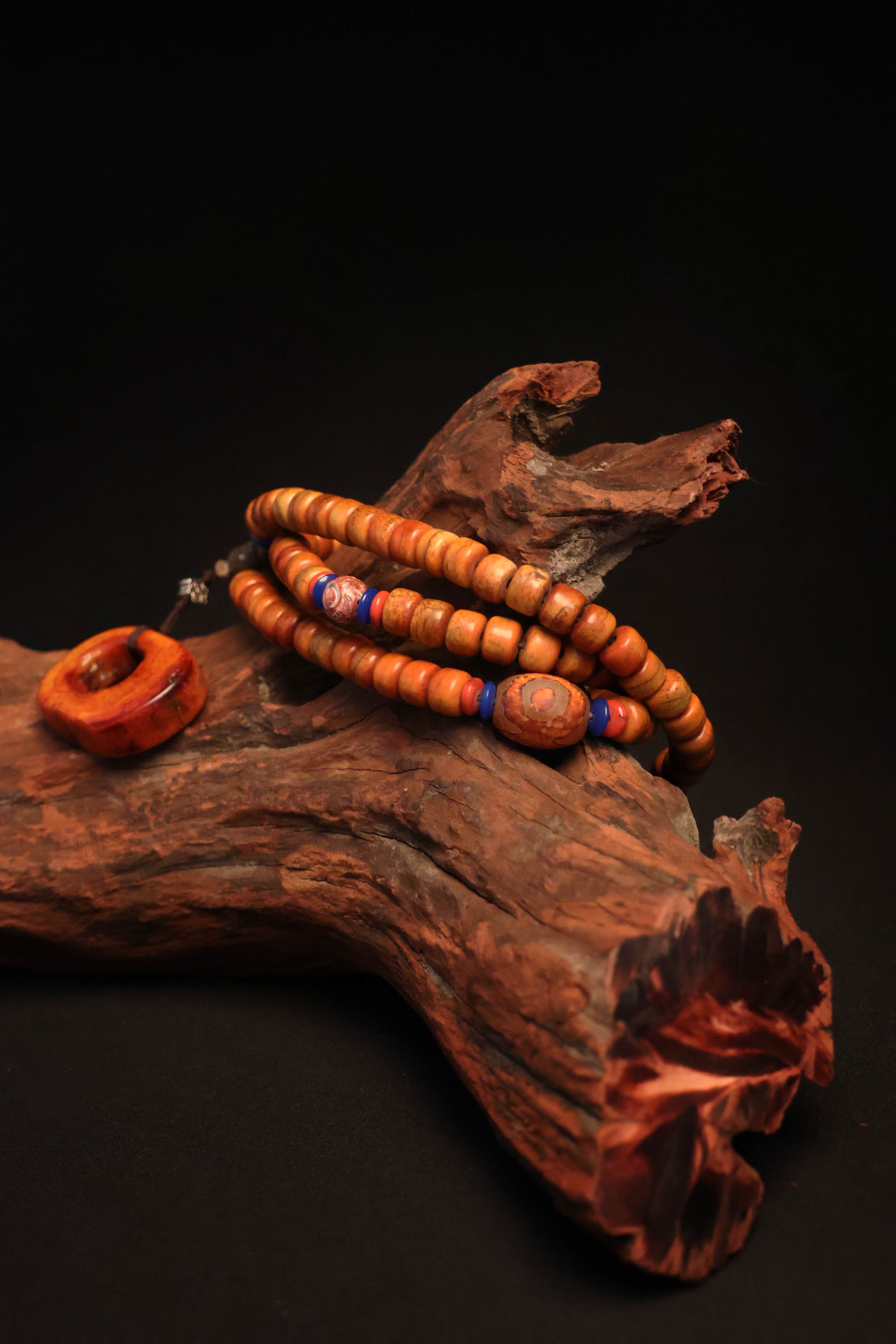 Tibetan Prosperity Yak Bone 108 Beads Necklace (Yak Bone Ring Pendant)