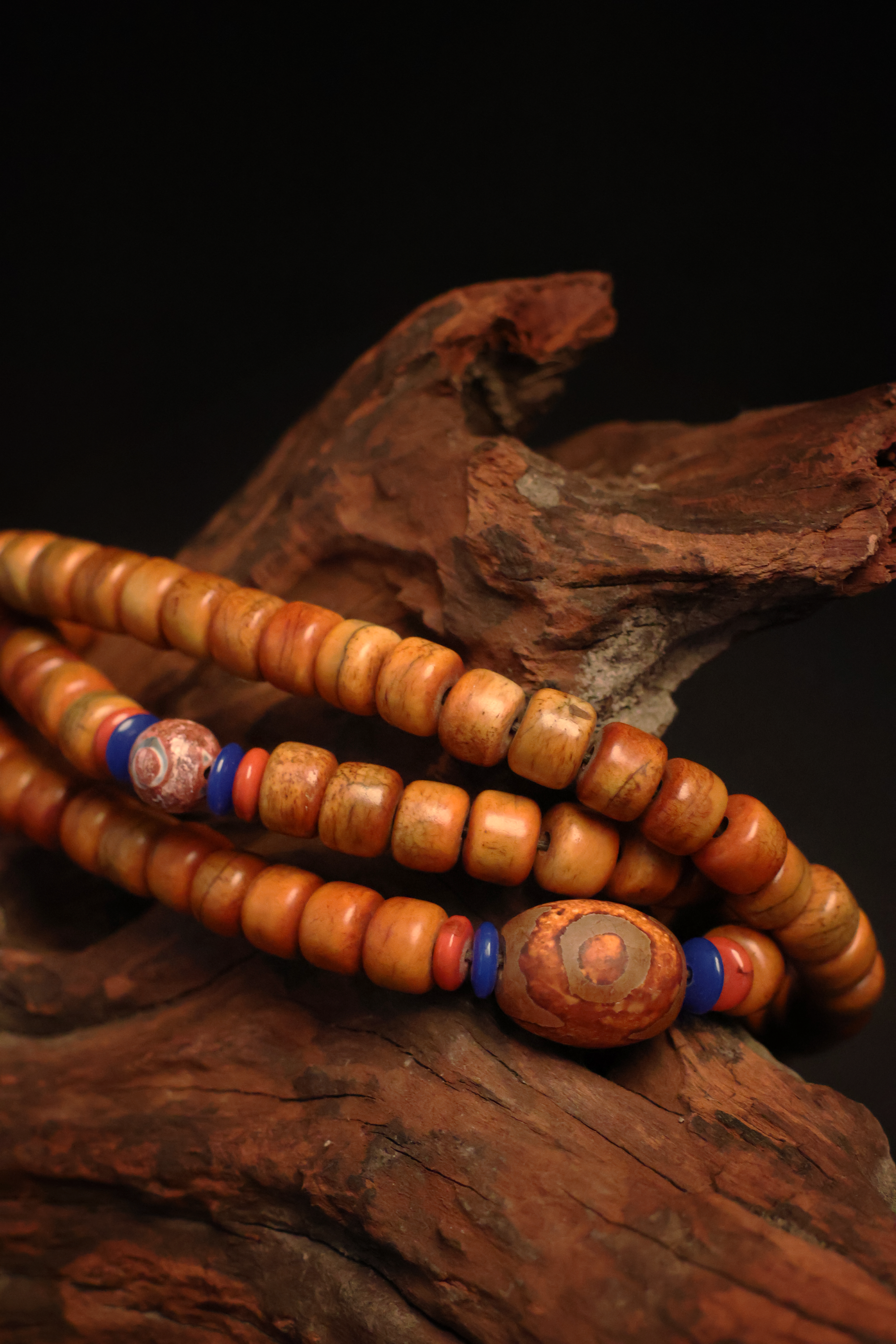 Tibetan Prosperity Yak Bone 108 Beads Necklace (Yak Bone Ring Pendant)