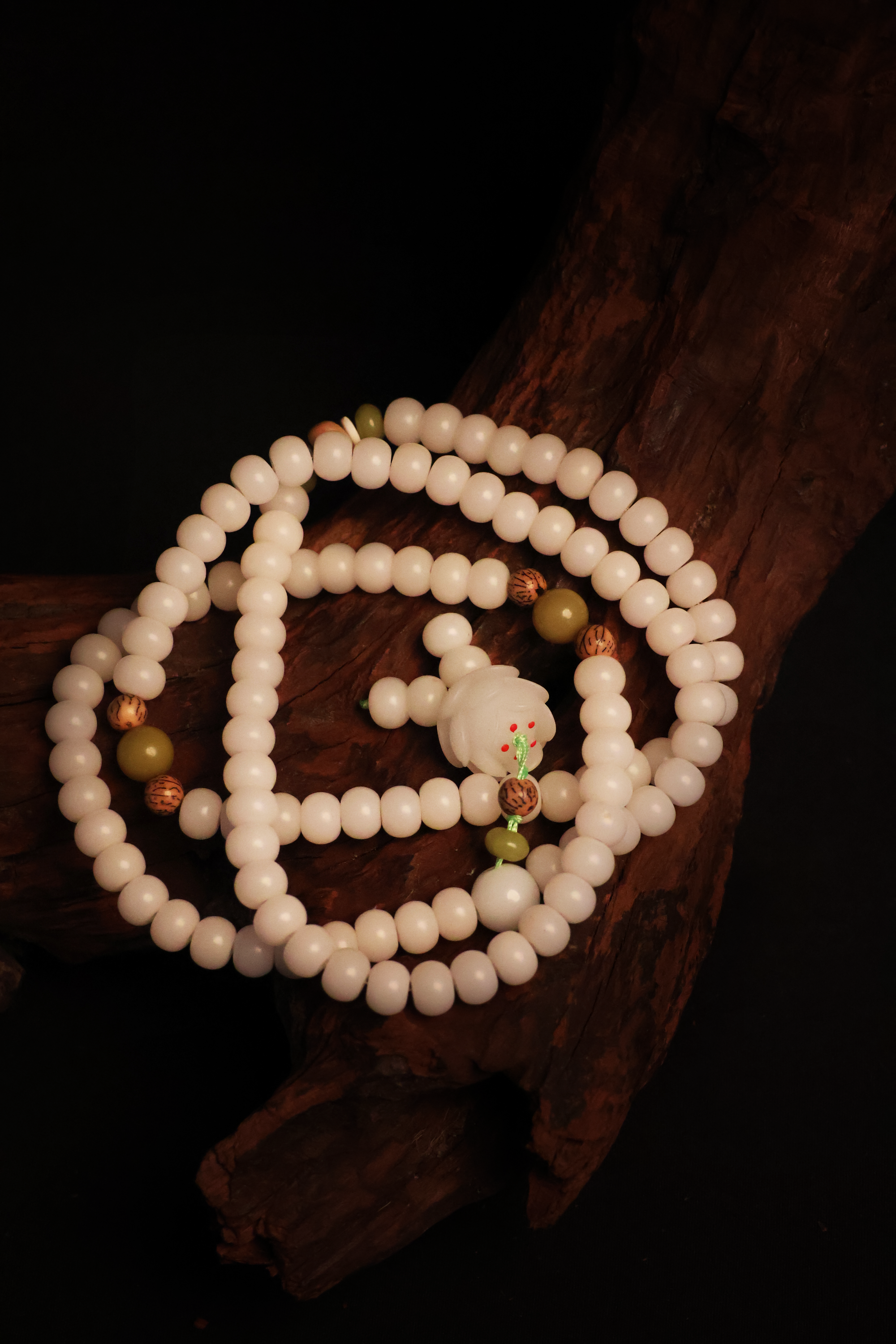 White Bodhi Root Lotus 108 Pure Prayer Beads